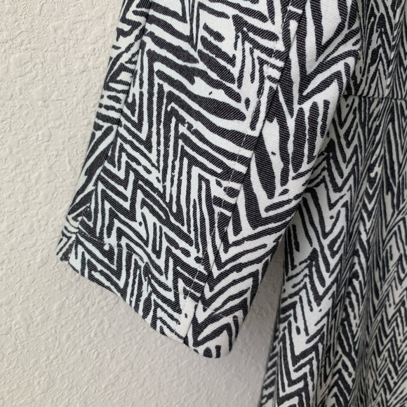 CAbi | Zig Zag Jacket Size S Style# 3034 - Picture 8 of 16